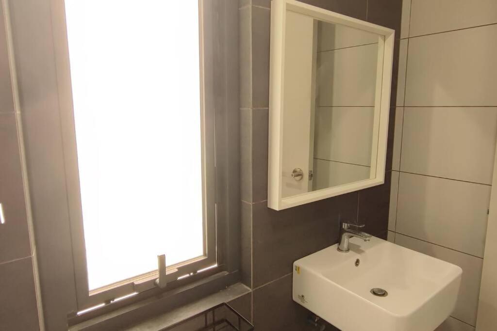 Hzb301-Selfcheck-In-Wi-Fi- Netflix- Parking- Pool-2 Bedroom- Klia, 7099 Sepang Exteriér fotografie
